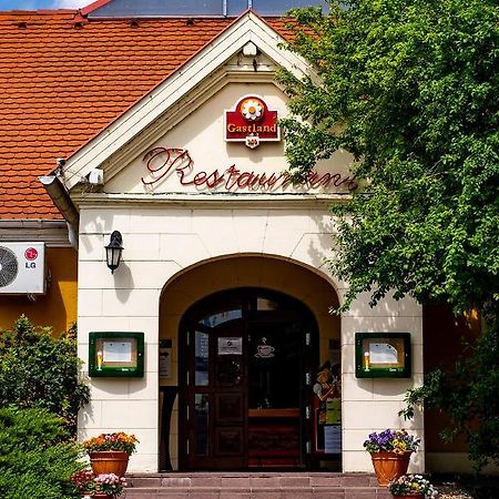 Gastland M0 Hotel & Conference Center Szigetszentmiklós Екстериор снимка