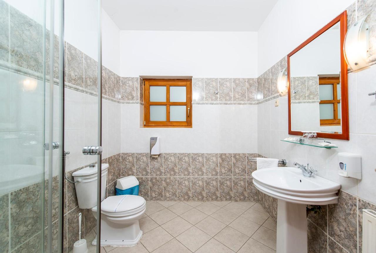 Gastland M0 Hotel & Conference Center Szigetszentmiklós Екстериор снимка