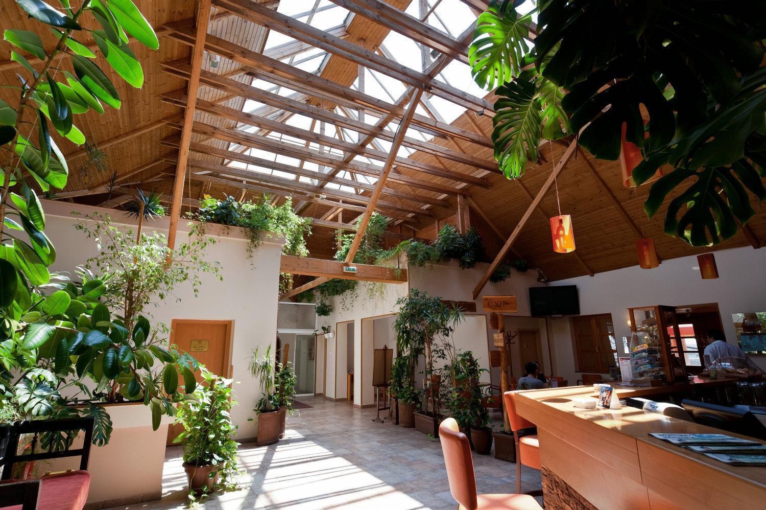 Gastland M0 Hotel & Conference Center Szigetszentmiklós Екстериор снимка