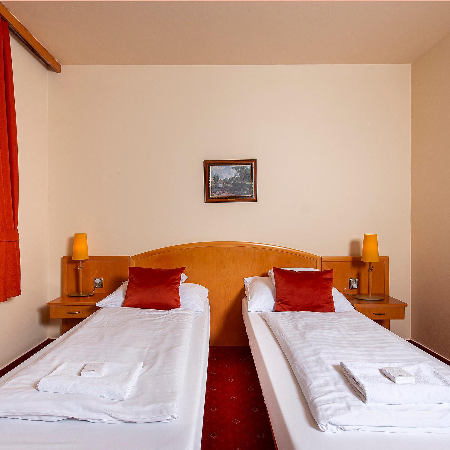 Gastland M0 Hotel & Conference Center Szigetszentmiklós Екстериор снимка