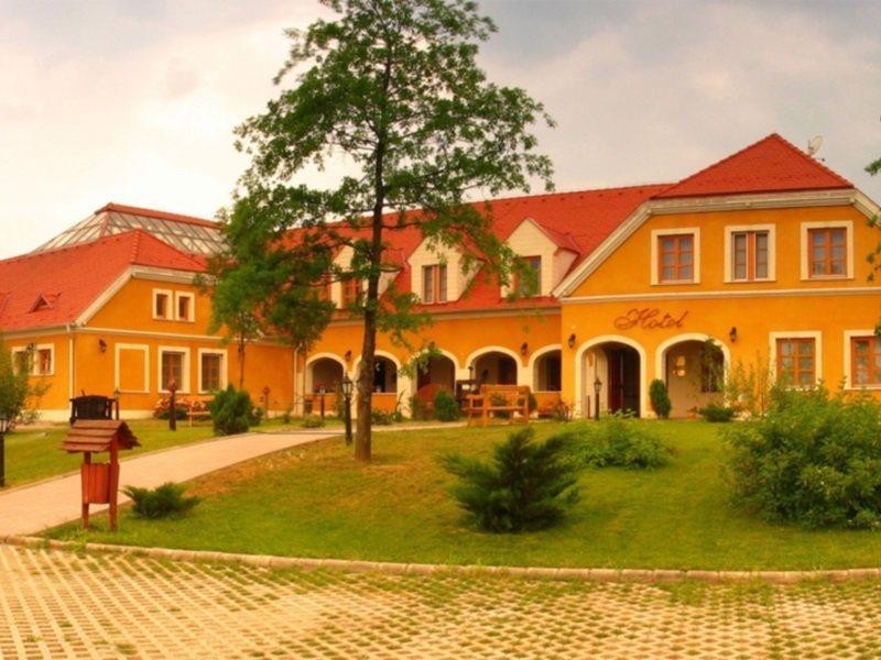 Gastland M0 Hotel & Conference Center Szigetszentmiklós Екстериор снимка