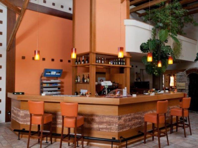 Gastland M0 Hotel & Conference Center Szigetszentmiklós Екстериор снимка
