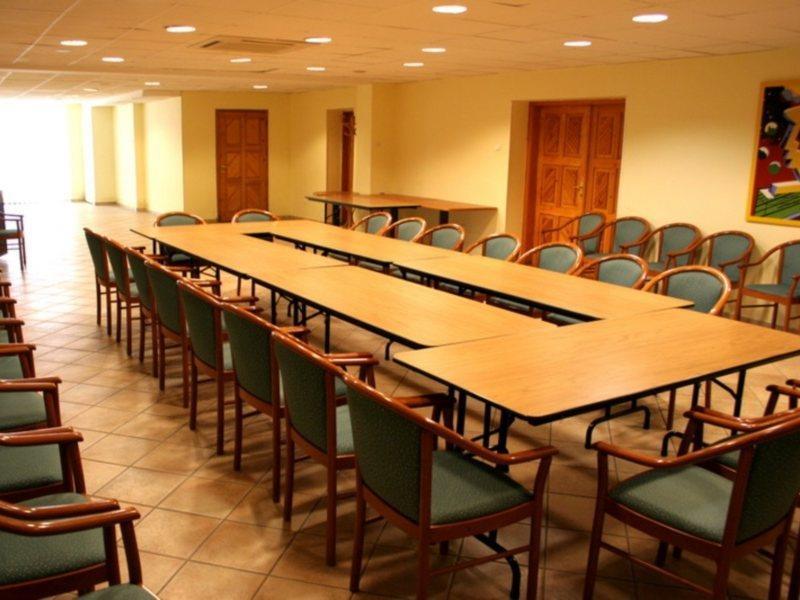 Gastland M0 Hotel & Conference Center Szigetszentmiklós Екстериор снимка