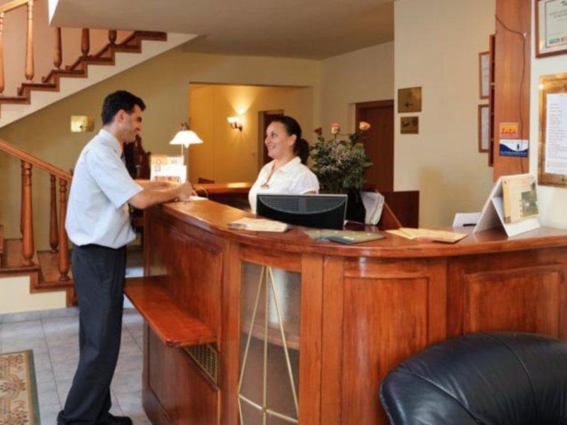 Gastland M0 Hotel & Conference Center Szigetszentmiklós Екстериор снимка