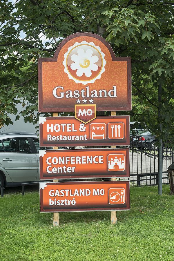 Gastland M0 Hotel & Conference Center Szigetszentmiklós Екстериор снимка